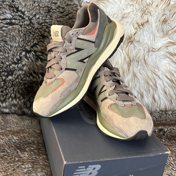 New Balance 5740 Men’s 7.5 Mushroom mix - Picture 9 of 11